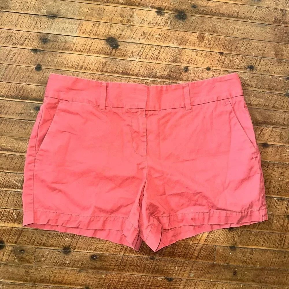 Loft pink/red washed flat front size 6 basic classic shorts